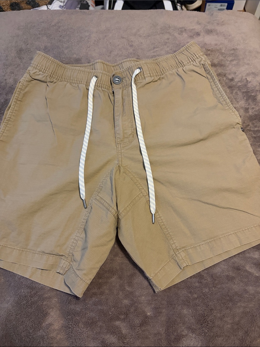Men's Vuori Khaki Drawstring Shorts